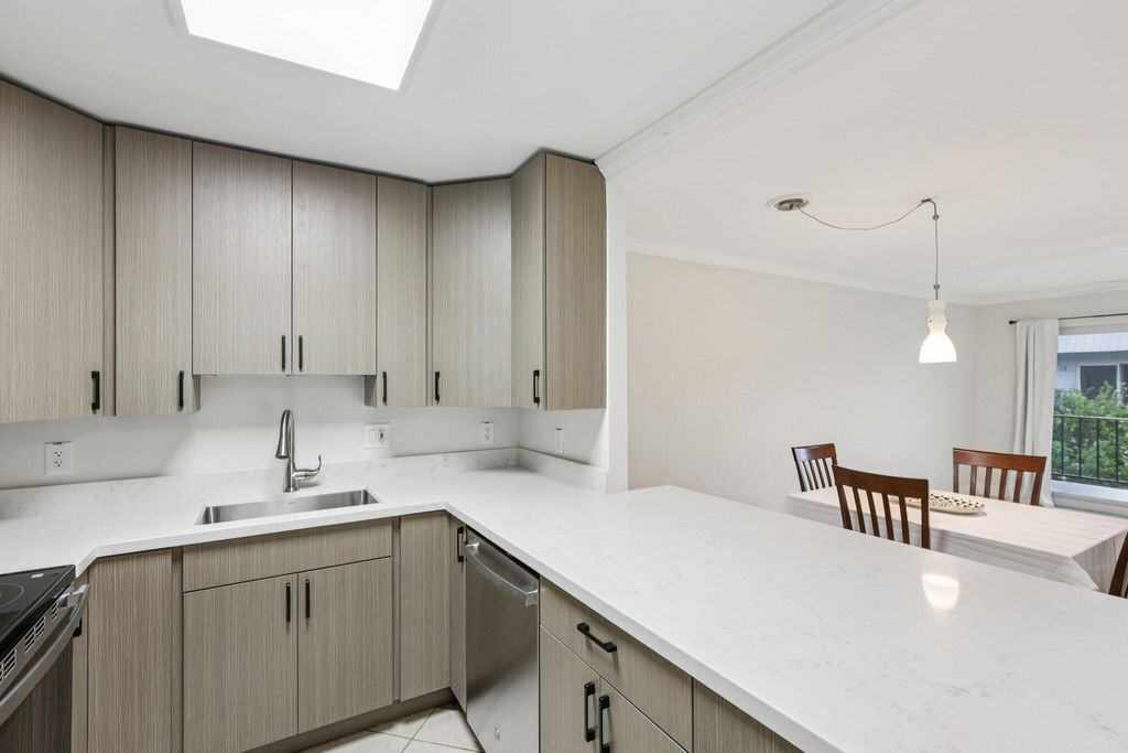 3000 NE 5th Terrace 313-a, Wilton Manors, FL 33334