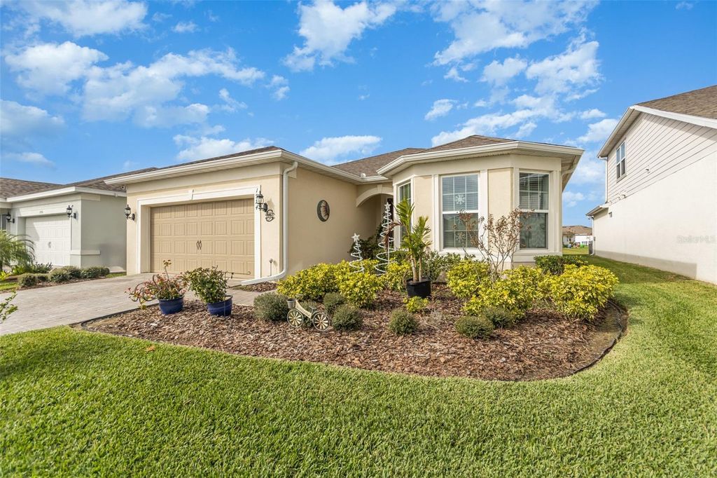 Image 3 of property listing at 1974 SPRING SHOWER CIRCLE, Kissimmee, FL 34744