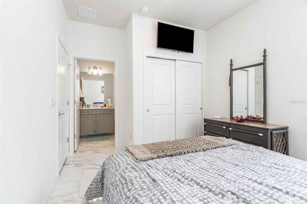 Image 23 of property listing at 1974 SPRING SHOWER CIRCLE, Kissimmee, FL 34744