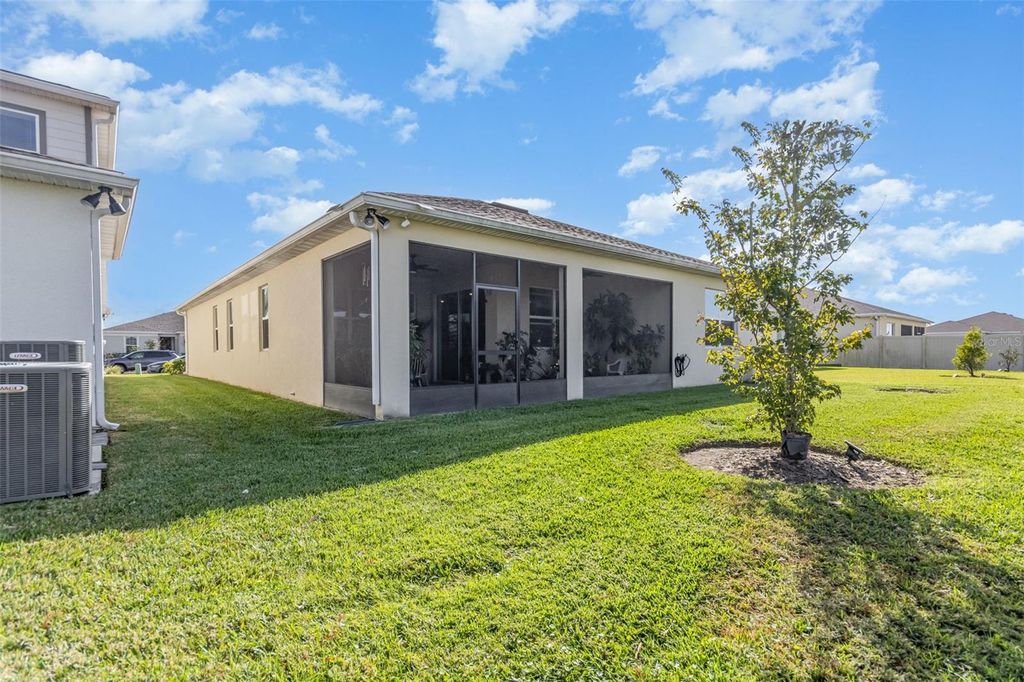Image 30 of property listing at 1974 SPRING SHOWER CIRCLE, Kissimmee, FL 34744