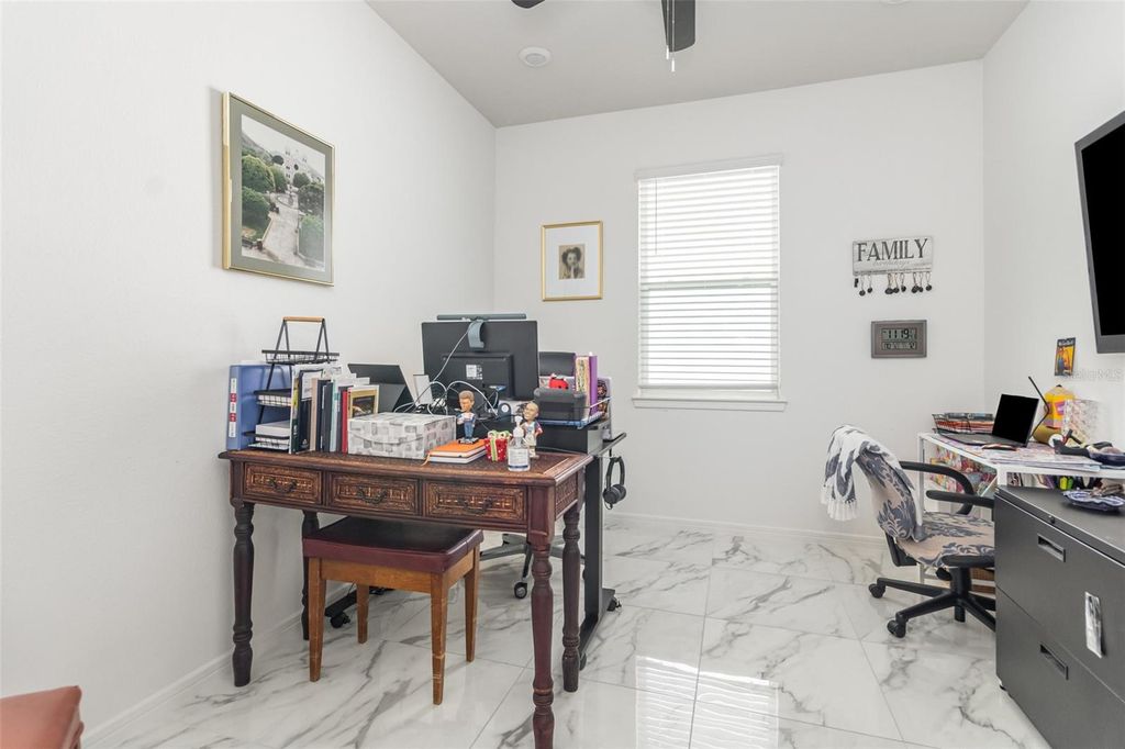 Image 10 of property listing at 1974 SPRING SHOWER CIRCLE, Kissimmee, FL 34744