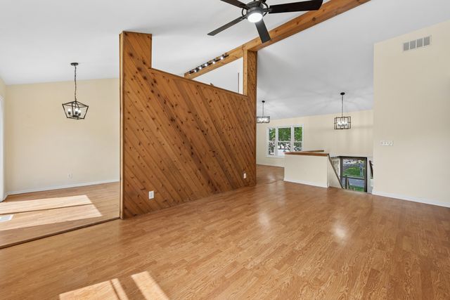 204 Brandywine Drive, Poplar Grove, IL 61065