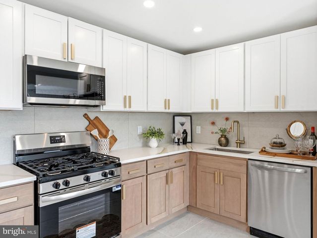 206 RAMBLEWOOD, Mount Laurel, NJ 08054