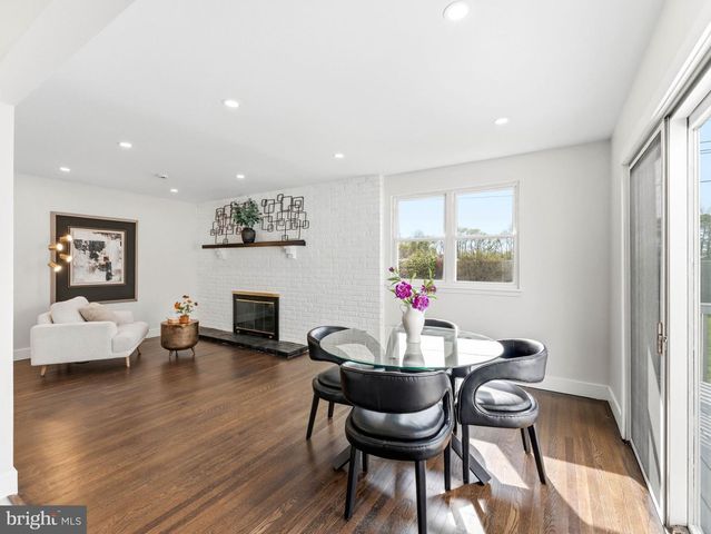 206 RAMBLEWOOD, Mount Laurel, NJ 08054