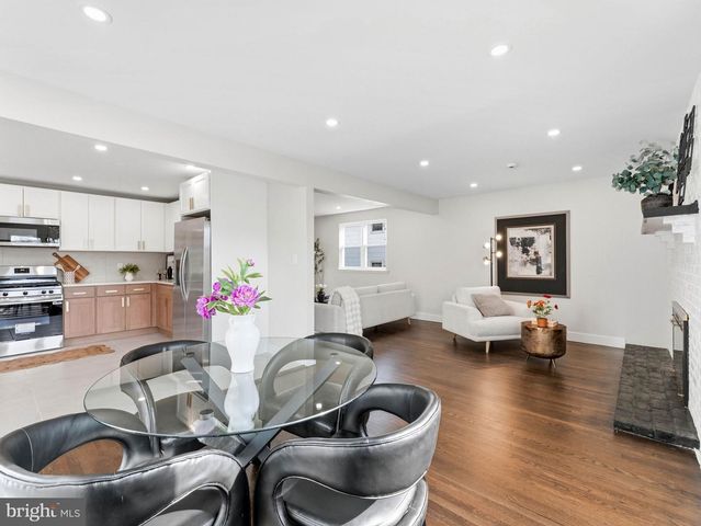 206 RAMBLEWOOD, Mount Laurel, NJ 08054