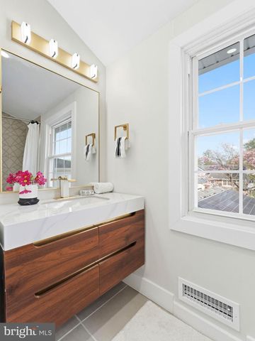 206 RAMBLEWOOD, Mount Laurel, NJ 08054