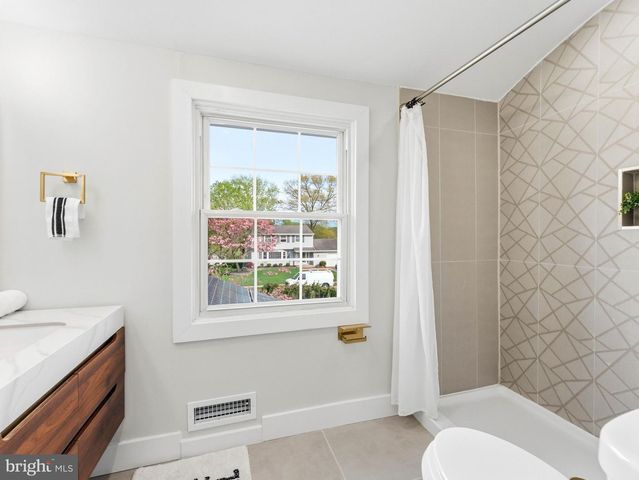 206 RAMBLEWOOD, Mount Laurel, NJ 08054