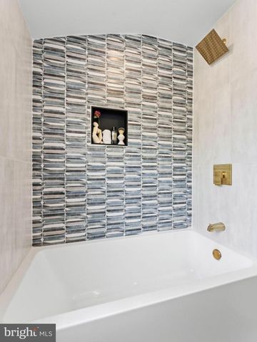 206 RAMBLEWOOD, Mount Laurel, NJ 08054