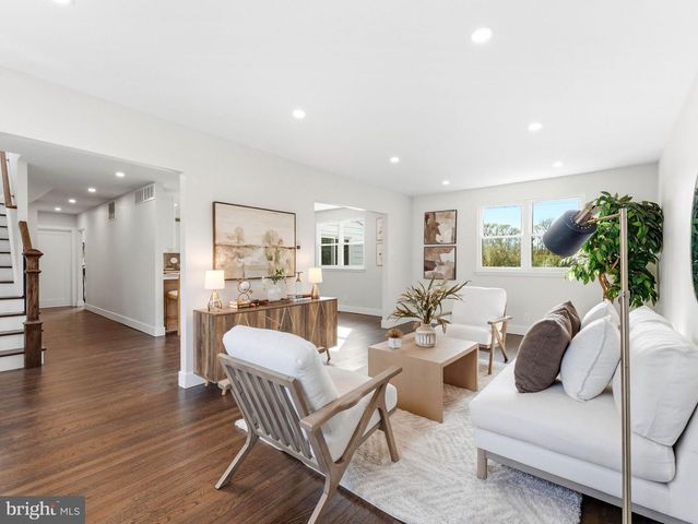 206 RAMBLEWOOD, Mount Laurel, NJ 08054