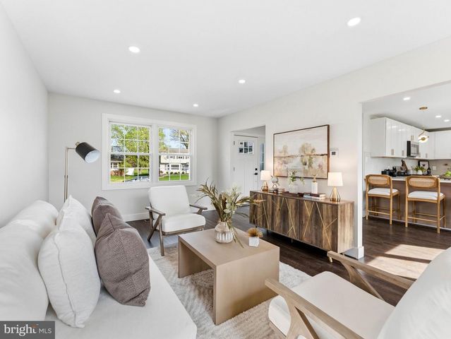 206 RAMBLEWOOD, Mount Laurel, NJ 08054