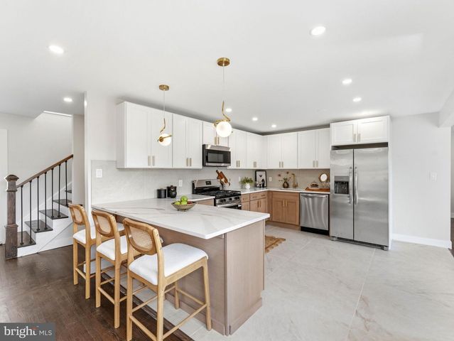 206 RAMBLEWOOD, Mount Laurel, NJ 08054