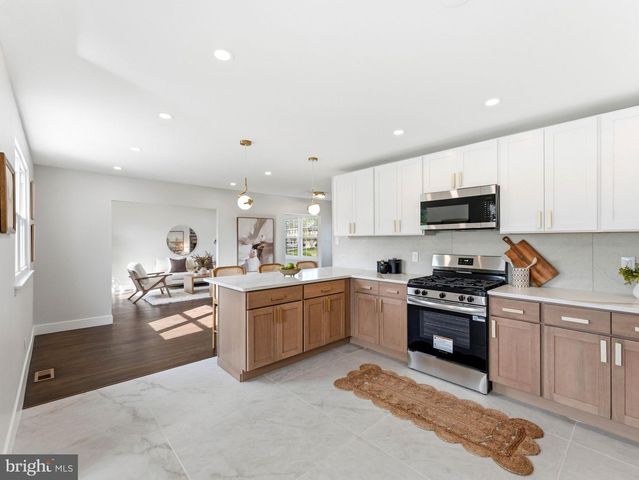 206 RAMBLEWOOD, Mount Laurel, NJ 08054