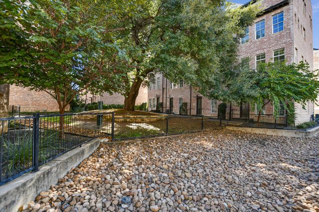 1301 Town Creek DR 1, Austin, TX 78741