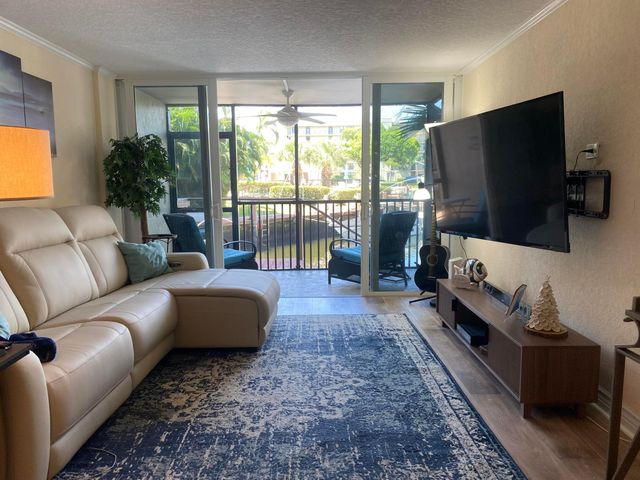 3 Royal Palm Way 102, Boca Raton, FL 33432