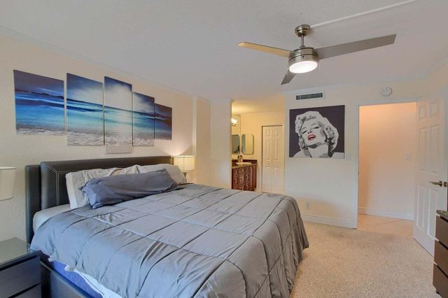 3 Royal Palm Way 102, Boca Raton, FL 33432