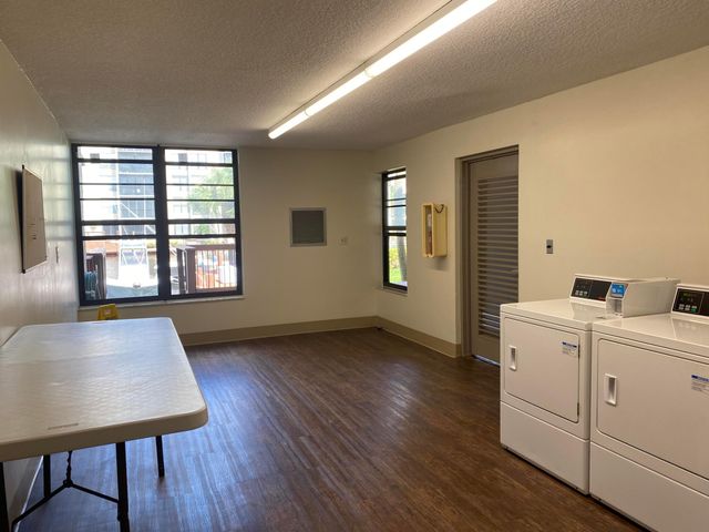 3 Royal Palm Way 102, Boca Raton, FL 33432