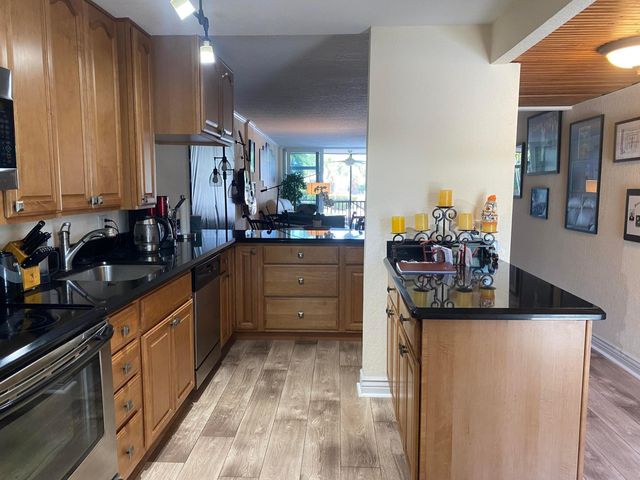 3 Royal Palm Way 102, Boca Raton, FL 33432