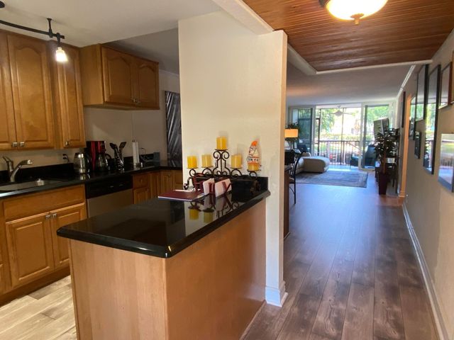 3 Royal Palm Way 102, Boca Raton, FL 33432