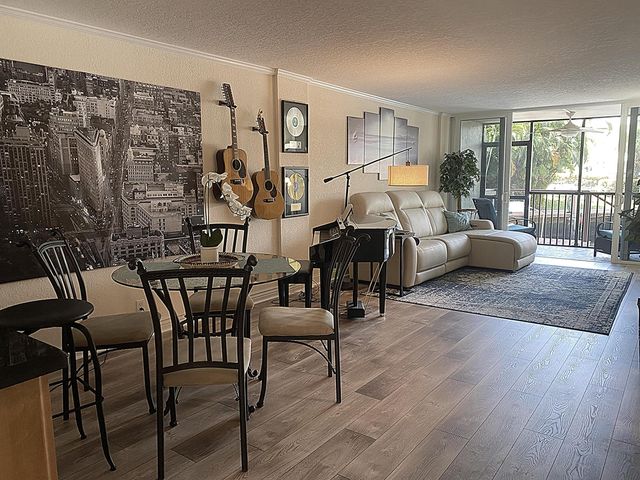 3 Royal Palm Way 102, Boca Raton, FL 33432