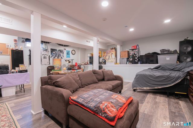 744 Russell Street, New Haven, CT 06513