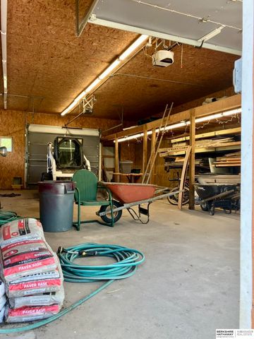 505 Oak Hill Road, Plattsmouth, NE 68048