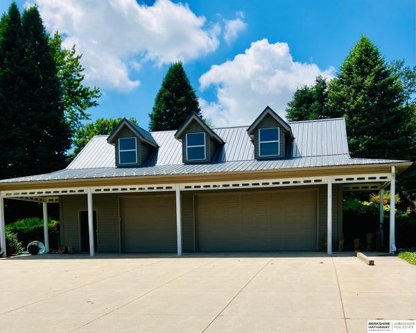 505 Oak Hill Road, Plattsmouth, NE 68048