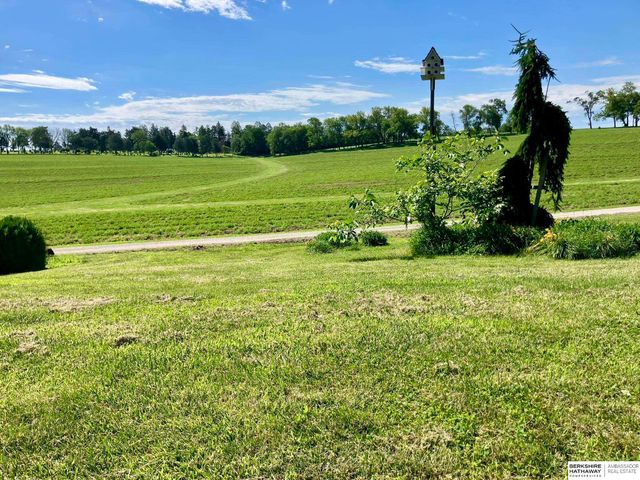 505 Oak Hill Road, Plattsmouth, NE 68048