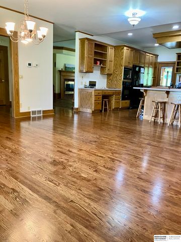 505 Oak Hill Road, Plattsmouth, NE 68048
