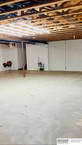 505 Oak Hill Road, Plattsmouth, NE 68048