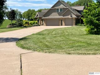 505 Oak Hill Road, Plattsmouth, NE 68048