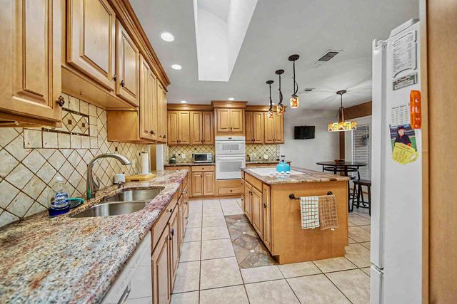 6609 Waterwood Trail, Benbrook, TX 76132