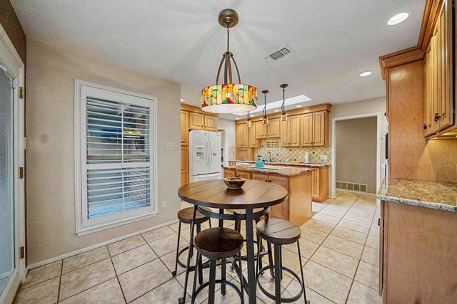 6609 Waterwood Trail, Benbrook, TX 76132