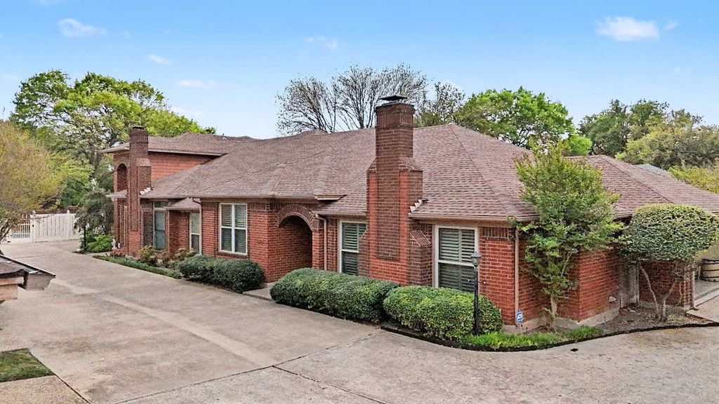 6609 Waterwood Trail, Benbrook, TX 76132