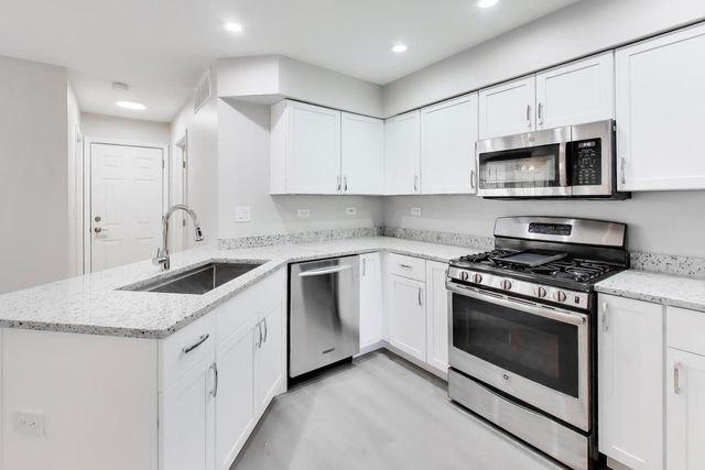 2073 Cambria Court, Northbrook, IL 60062