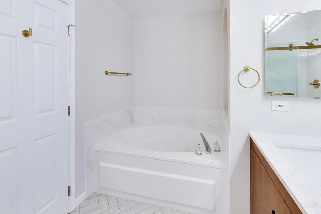 2073 Cambria Court, Northbrook, IL 60062