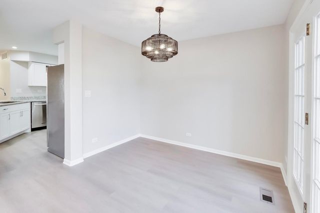 2073 Cambria Court, Northbrook, IL 60062