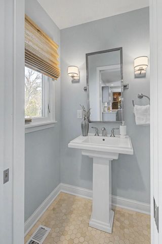 2210 Cedar Lake Parkway, Minneapolis, MN 55416