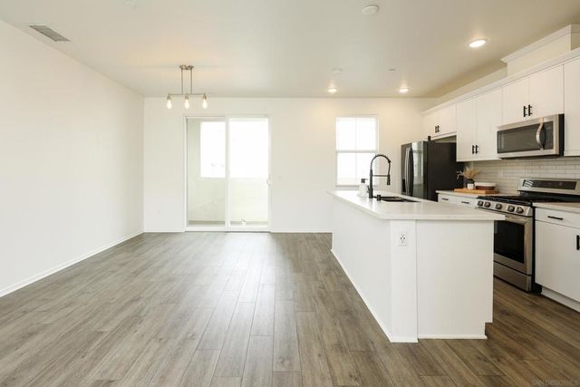 5145 Calle Sandwaves 22, San Diego, CA 92154