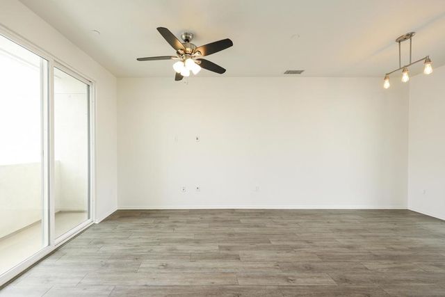 5145 Calle Sandwaves 22, San Diego, CA 92154