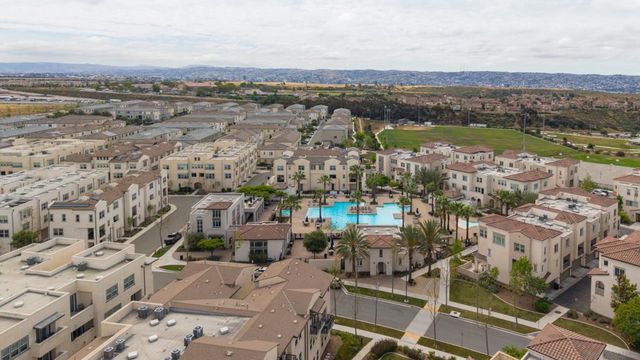 5145 Calle Sandwaves 22, San Diego, CA 92154