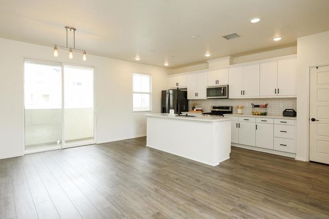 5145 Calle Sandwaves 22, San Diego, CA 92154