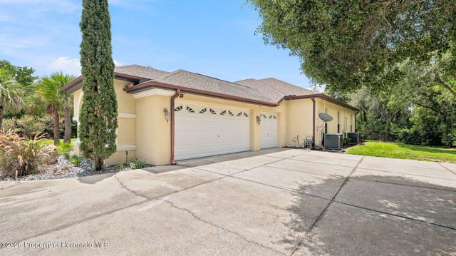 10400 Ramble Ridge Court, Weeki Wachee, FL 34613