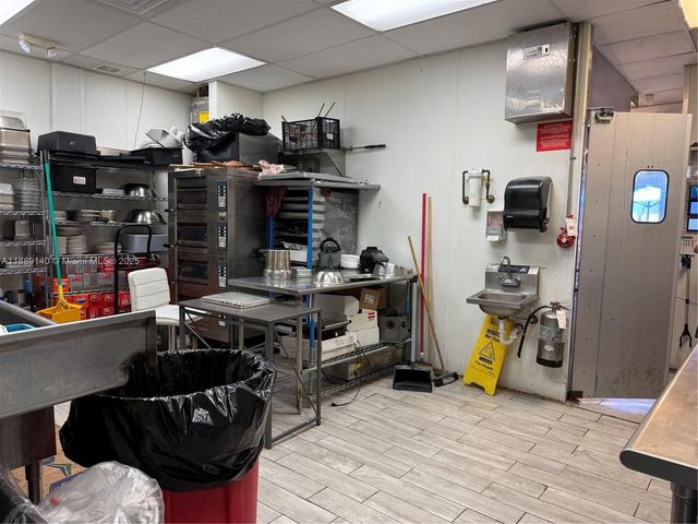 405-407 15th St, Miami Beach, FL 33139