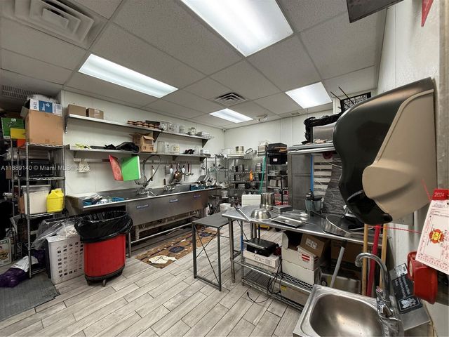 405-407 15th St, Miami Beach, FL 33139