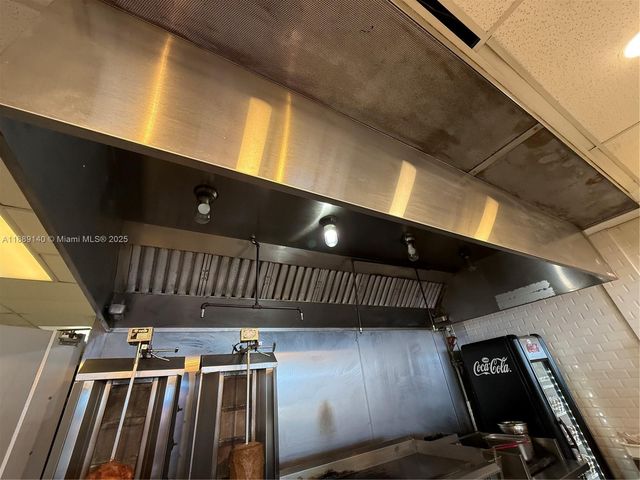 405-407 15th St, Miami Beach, FL 33139