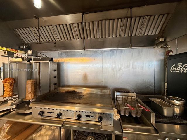 405-407 15th St, Miami Beach, FL 33139