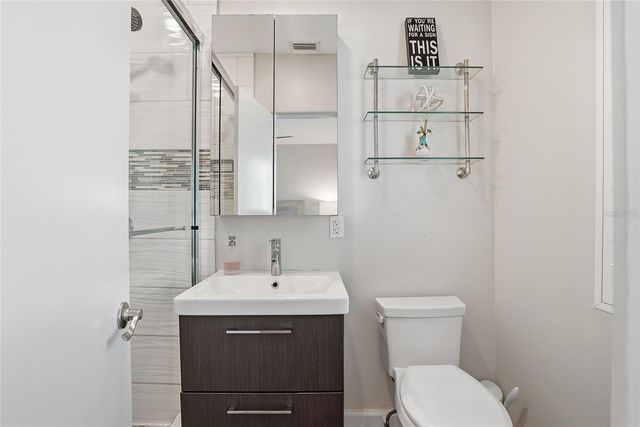 410 12TH AVENUE NE 8, St Petersburg, FL 33701