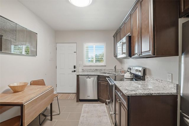 410 12TH AVENUE NE 8, St Petersburg, FL 33701