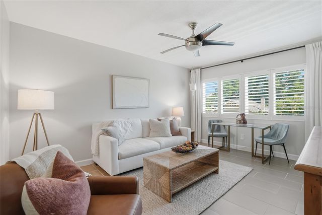410 12TH AVENUE NE 8, St Petersburg, FL 33701