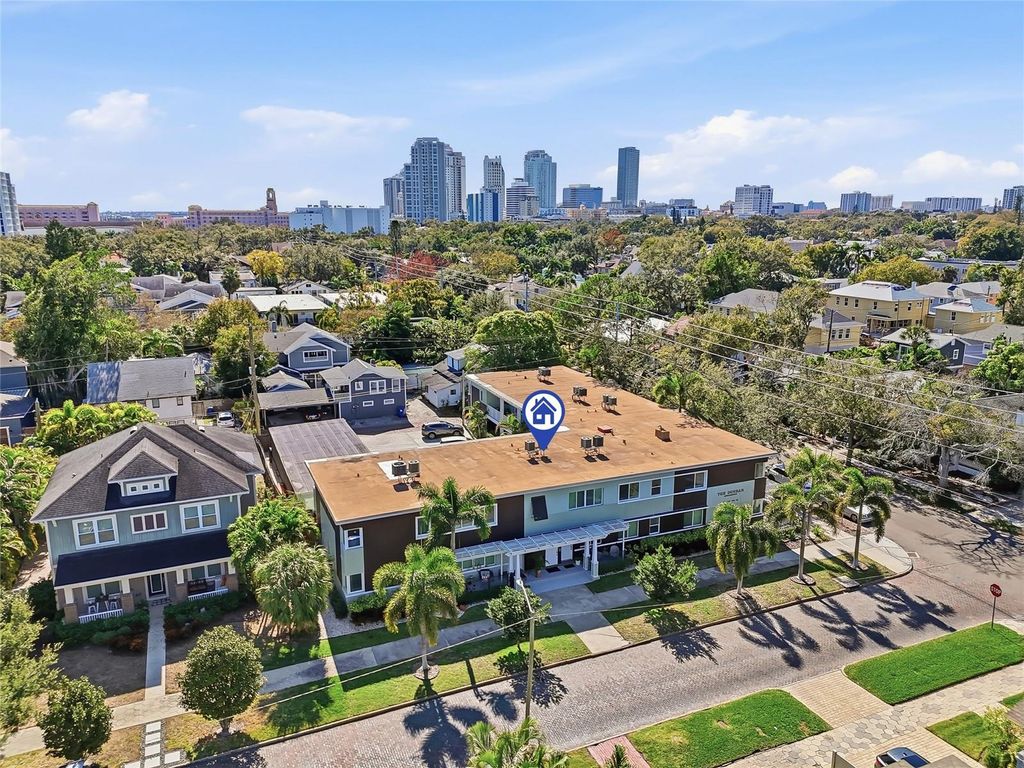410 12TH AVENUE NE 8, St Petersburg, FL 33701